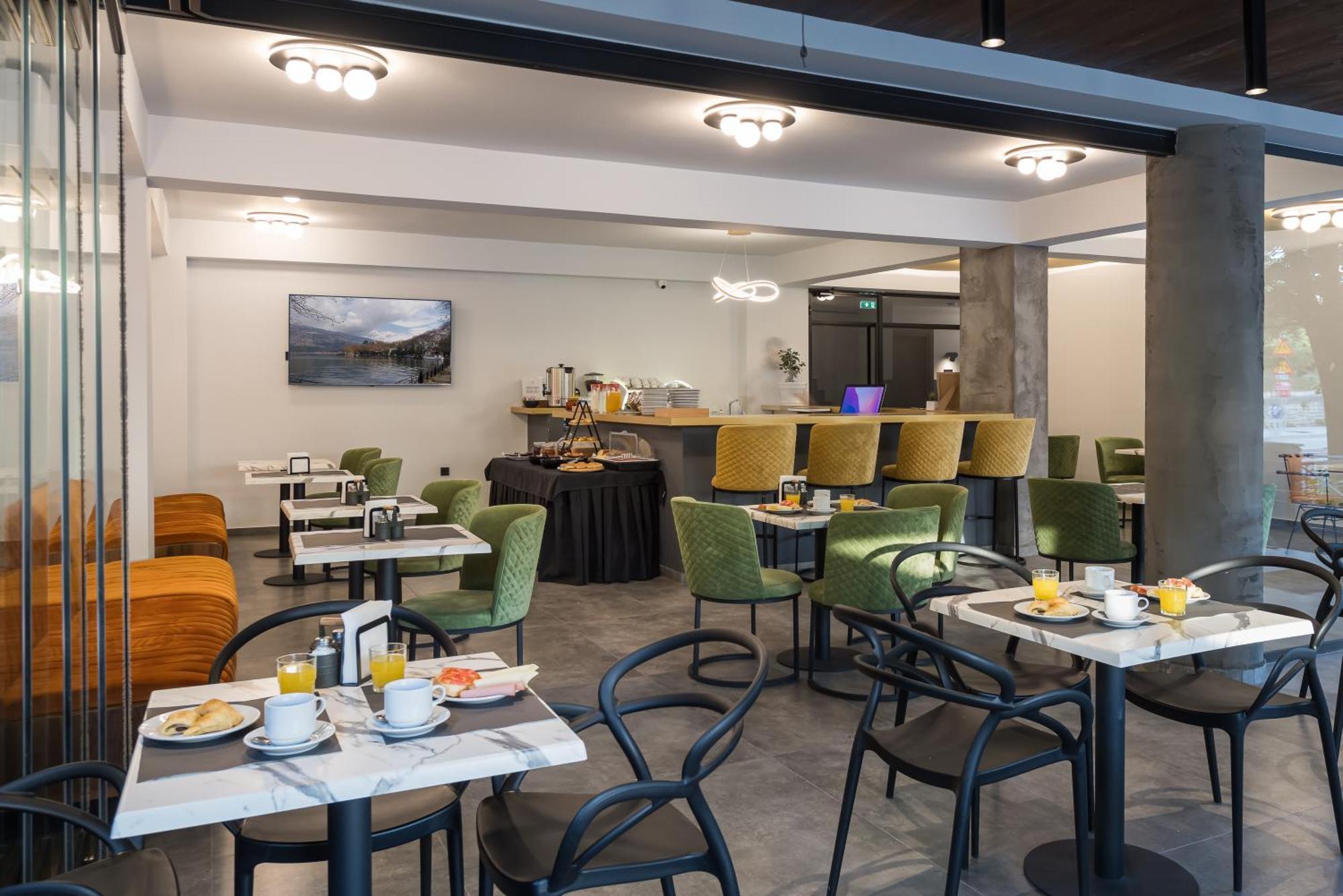 Centro Hotel Янина Экстерьер фото